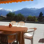 アパート Sunny 2 Bedroom W Large Terrace, Stunning Views & Pool *