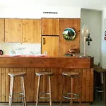 Sunny 2 Bedroom W Large Terrace, Stunning Views & Pool アパート クラン
