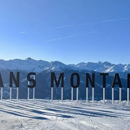 Sunny 2 Bedroom W Large Terrace, Stunning Views & Pool *