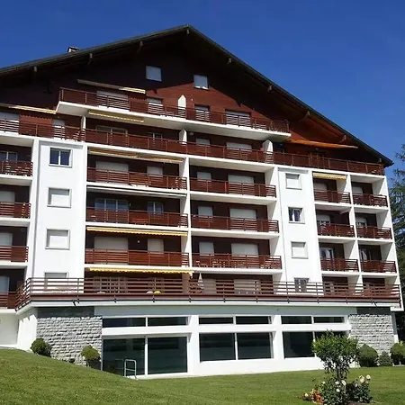Sunny 2 Bedroom W Large Terrace, Stunning Views & Pool Lejlighed