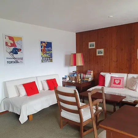 Sunny 2 Bedroom W Large Terrace, Stunning Views & Pool *