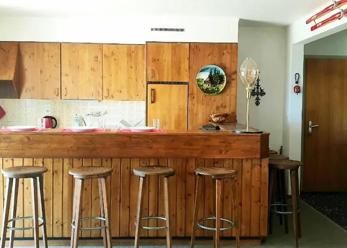 Sunny 2 Bedroom W Large Terrace, Stunning Views & Pool Apartamento Crans-Montana