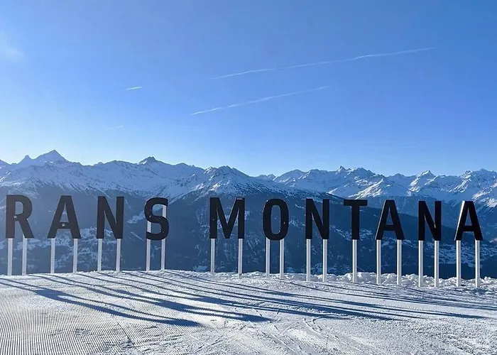 Sunny 2 Bedroom W Large Terrace, Stunning Views & Pool *