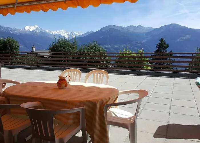 Apartamento Sunny 2 Bedroom W Large Terrace, Stunning Views & Pool *