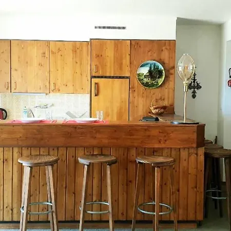 Sunny 2 Bedroom W Large Terrace, Stunning Views & Pool Appartement Crans-Montana